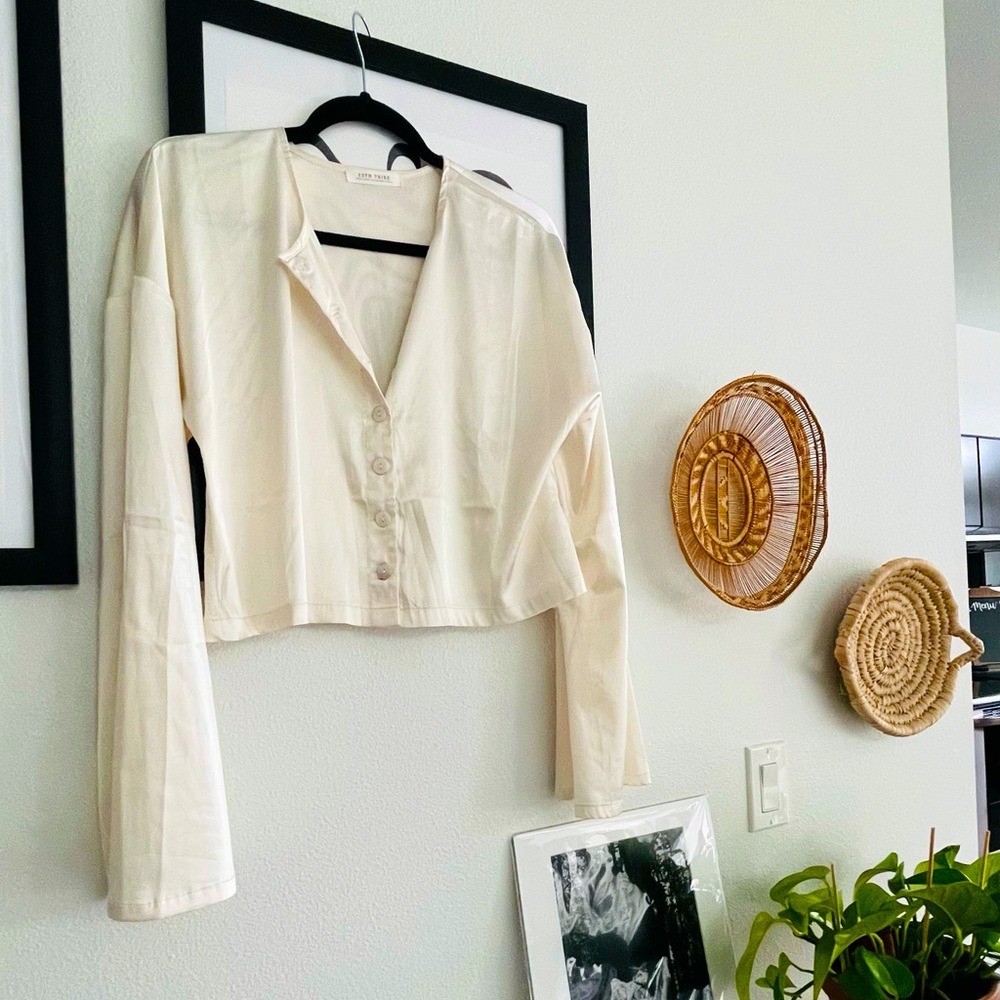NWT Lennon Cropped Satin Blouse